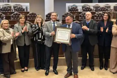 El reconocimiento que recibió un prestigioso abogado santiagueño y dejó a todos emocionados