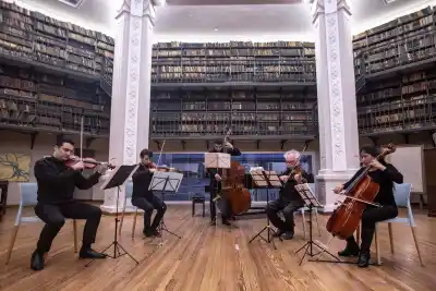 Un concierto para no olvidar: el Quinteto de Cuerdas homenajea a los detenidos desaparecidos con folclore argentino