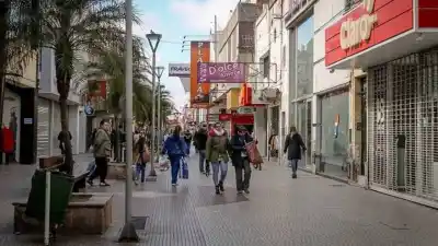 Corrientes en crisis: el sobreendeudamiento de las familias paraliza las ventas y complica el repunte del comercio