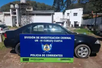 Compró un auto con un pago sospechoso y la policía descubrió algo que no esperaba