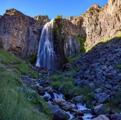 El secreto invernal de Neuquén: la cascada que se congela y nadie puede dejar de mirar