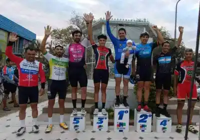 Carlos Castillo fue veloz en Santiago y ganó todo