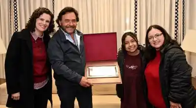 El gobernador recibió a Margarita Ponce, la salteña que conquistó la televisión nacional