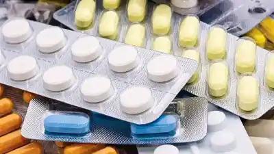 El Gobierno revela que los medicamentos cuestan hasta 3 veces más que en el exterior: ¿qué hará con estos datos?