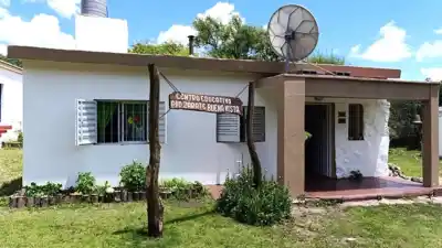 Tres escuelas rurales en Córdoba tienen un solo alumno cada una: la promesa de Llaryora