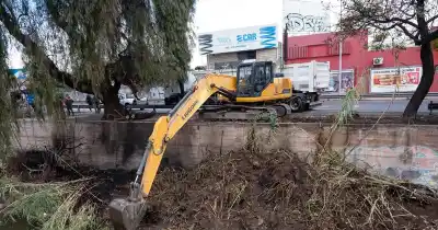 Godoy Cruz refuerza la limpieza de cauces y acequias: ¿qué pasará con las lluvias?