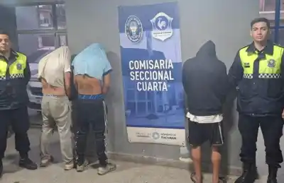 Los sorprendieron desarmando una moto robada y el dato que dejó helados a los policías