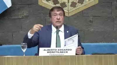 Tras el traspaso de rutas y trenes, Weretilneck se suma a la embestida contra las PASO
