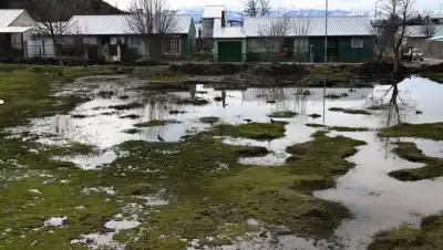 Frenan la apertura de una calle en un mallín de Bariloche: la justicia puso un freno de emergencia