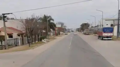 Un nene de 13 años en bici chocó contra un auto y terminó con lesiones en la columna