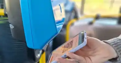 Rosario: El método de pago que explotó en los colectivos y ya nadie quiere soltar