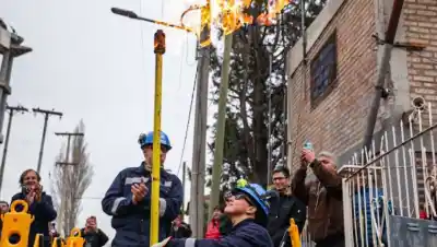 Tras seis décadas de espera, Puente 83 celebra la llegada del gas natural