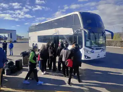 El control que evitó una tragedia: frenaron un micro con 32 chicos a bordo