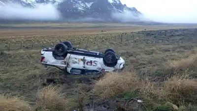 Tres brigadistas del Splif terminaron en el hospital tras un vuelco en la Ruta 23