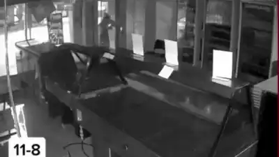 ¿Hasta cuándo? Un comercio de Banda Norte sufrió tres robos en 15 días y las cámaras captaron todo