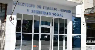Santa Cruz frenó el despido de 16 trabajadores petroleros y citó a la empresa Crexel