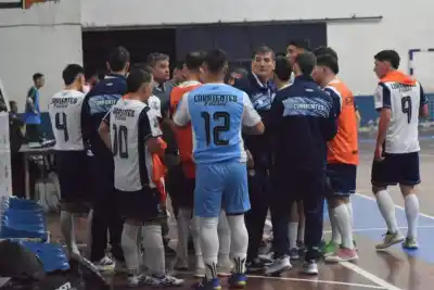 El arquero que se transformó en héroe: el gol agónico que metió a Corrientes Capital en cuartos