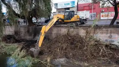 Godoy Cruz activa un operativo clave en el canal Cacique Guaymallén ante la amenaza de El Niño