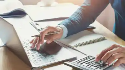 El plan de Misiones para rescatar a empleados públicos ahogados en deudas