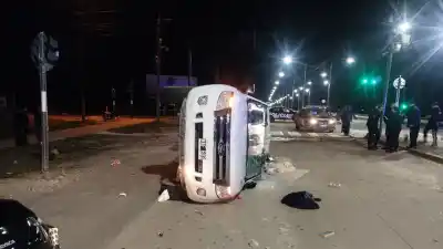 Tres detenidos tras un robo en Funes: la fuga terminó en un vuelco en Rosario