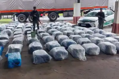 Un camión con casi 3 toneladas de coca fue interceptado en Monte Quemado: el conductor terminó detenido