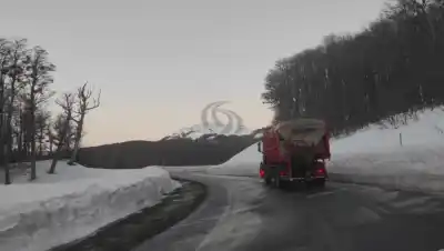 Nieve, hielo y viento: el temporal que complica los pasos a Chile y las rutas de la cordillera