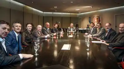 Llaryora y la UIC: tarifazos, falta de gas y un proyecto millonario que podría destrabar la industria