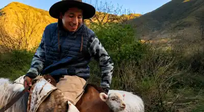 El drama oculto de la Quebrada: necesitan camionetas para no dejar solos a los ancianos de los cerros