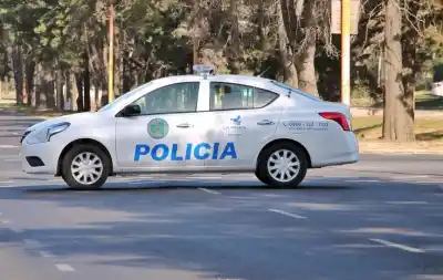 Una denuncia por personas armadas terminó en persecución y un forcejeo que dejó a tres detenidos
