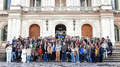 Misterio en la UNL: 68 extranjeros llegaron a Santa Fe y lo que planean hacer te va a sorprender