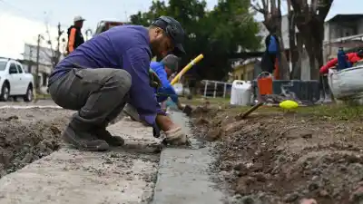 Inversión millonaria en 25 cuadras: abrieron los sobres para obras de cordón cuneta en Villa Gobernador Gálvez