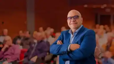 El “gurú del blue” lanza su estrategia para la tormenta financiera global: ¿Dónde poner la plata ahora?