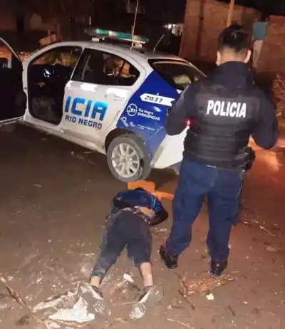 Intentó asustar a una vecina con una pistola de juguete: terminó detenido tras una seguidilla de robos