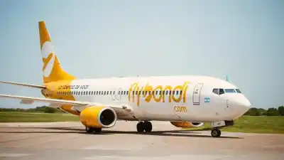 Flybondi en la mira: una millonaria multa en Neuquén y vuelos que siguen cancelándose