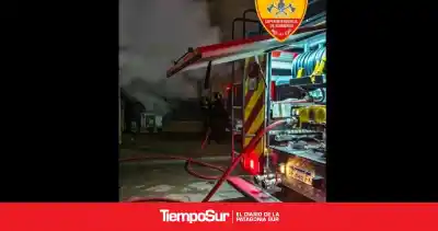 Colgaron ropa para secar y el fuego devoró su living: el detalle que nadie vio