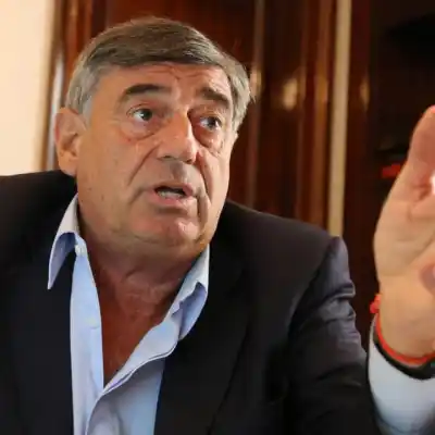 Cimadevilla rompe el silencio: denuncia presiones del Gobierno en la interna radical y apunta contra Menna