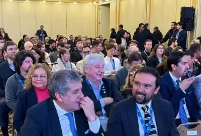 Bariloche pone la agenda en Valdivia: qué busca Cortés en el Comité Binacional