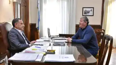 Reunión clave por los trabajadores del arándano: qué se definió en Casa de Gobierno