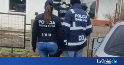 El Calafate: allanaron cinco casas por un caso de bullying extremo y secuestraron armas blancas
