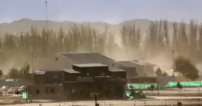 Viento Zonda en Mendoza: suspenden clases en tres zonas y activan modalidad virtual