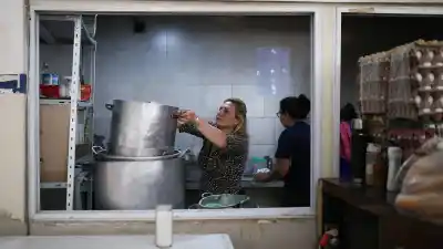 El drama oculto en los barrios populares: 7 de cada 10 no llegan a fin de mes
