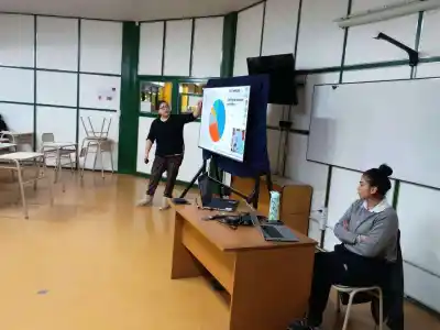Más de 30 charlas científicas llegan a las escuelas fueguinas: ¿cómo participar?
