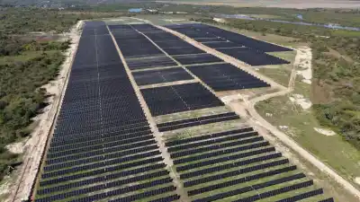 El mega parque solar de Santa Catalina avanza al 60% y promete duplicar la energía de Corrientes