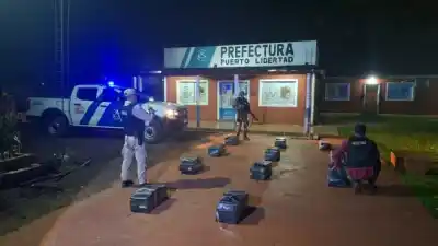 El hallazgo nocturno en la costa de Iguazú que dejó helados a los efectivos
