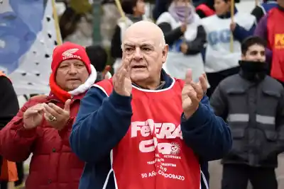 Acuerdo paritario en La Pampa: el gobierno garantiza que ningún salario quede por debajo de la canasta básica