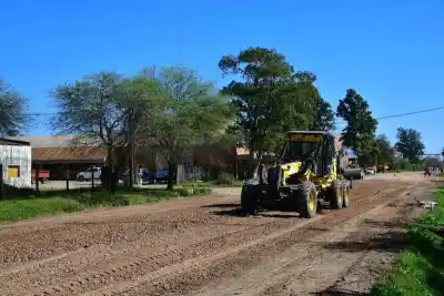 Castelli: recuperan dos calles de ripio y ya se nota la mejora en la transitabilidad