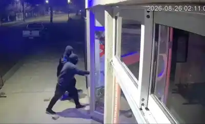 Entraron a una carnicería a las 2 de la madrugada y el botín incluyó 15 kilos de hamburguesas