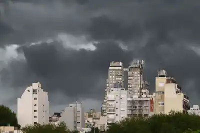 Kicillof lanza un plan contra “El Niño” y acusa al Gobierno de “robarse 293 mil millones”
