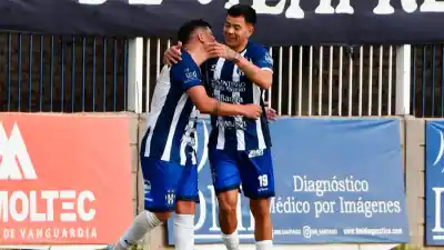 Sarmiento busca seguir encendido: visita a Gimnasia de Chivilcoy con la misión de escalar en la Zona A