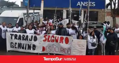El Polo Obrero copó la ANSES de Caleta Olivia y apuntó contra la jefa local: "Tiene un sueldo de 7 millones"